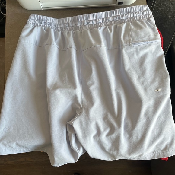 Lululemon Pace Breaker Shorts size Large. Like new. - Picture 4 of 4